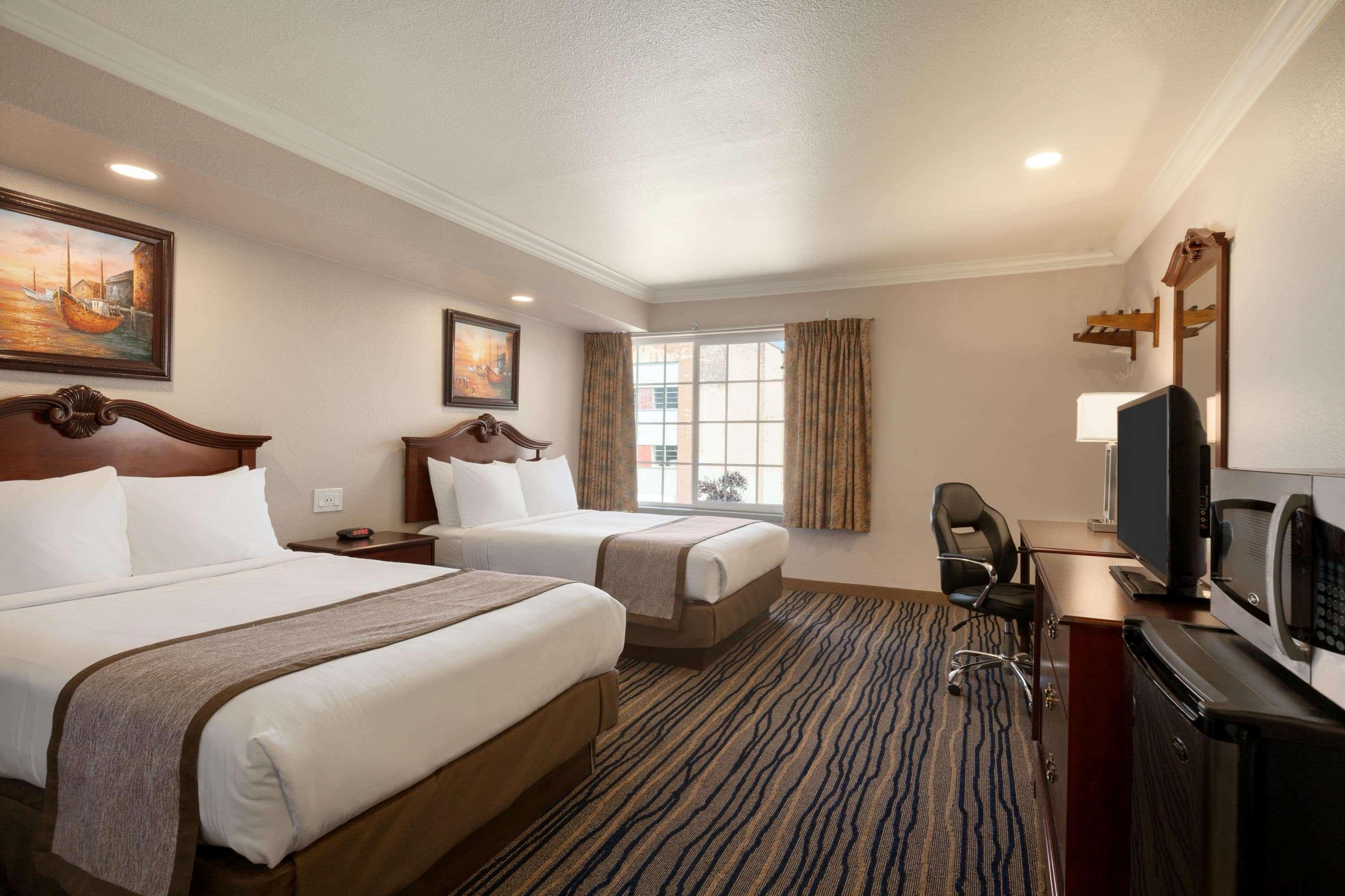 Days Inn By Wyndham Eureka Ca Екстериор снимка