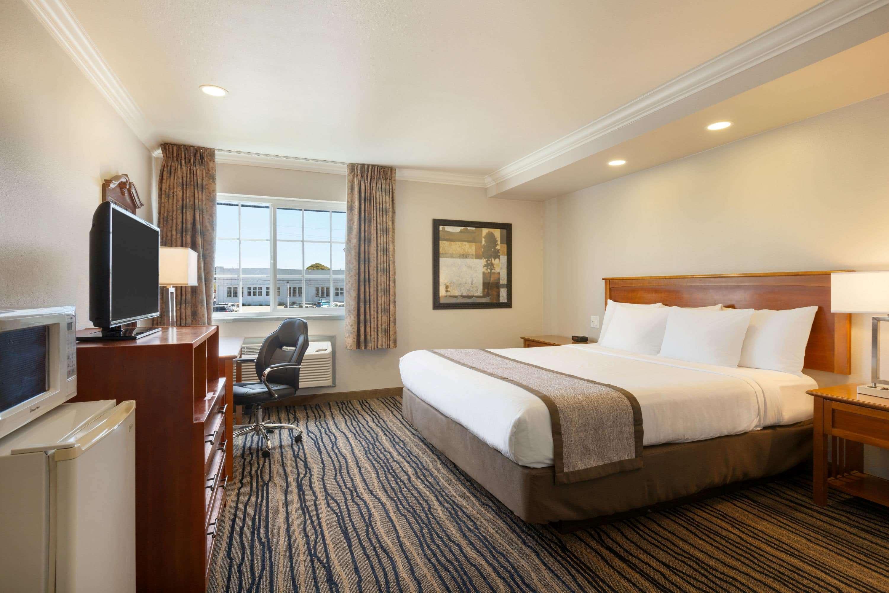 Days Inn By Wyndham Eureka Ca Екстериор снимка