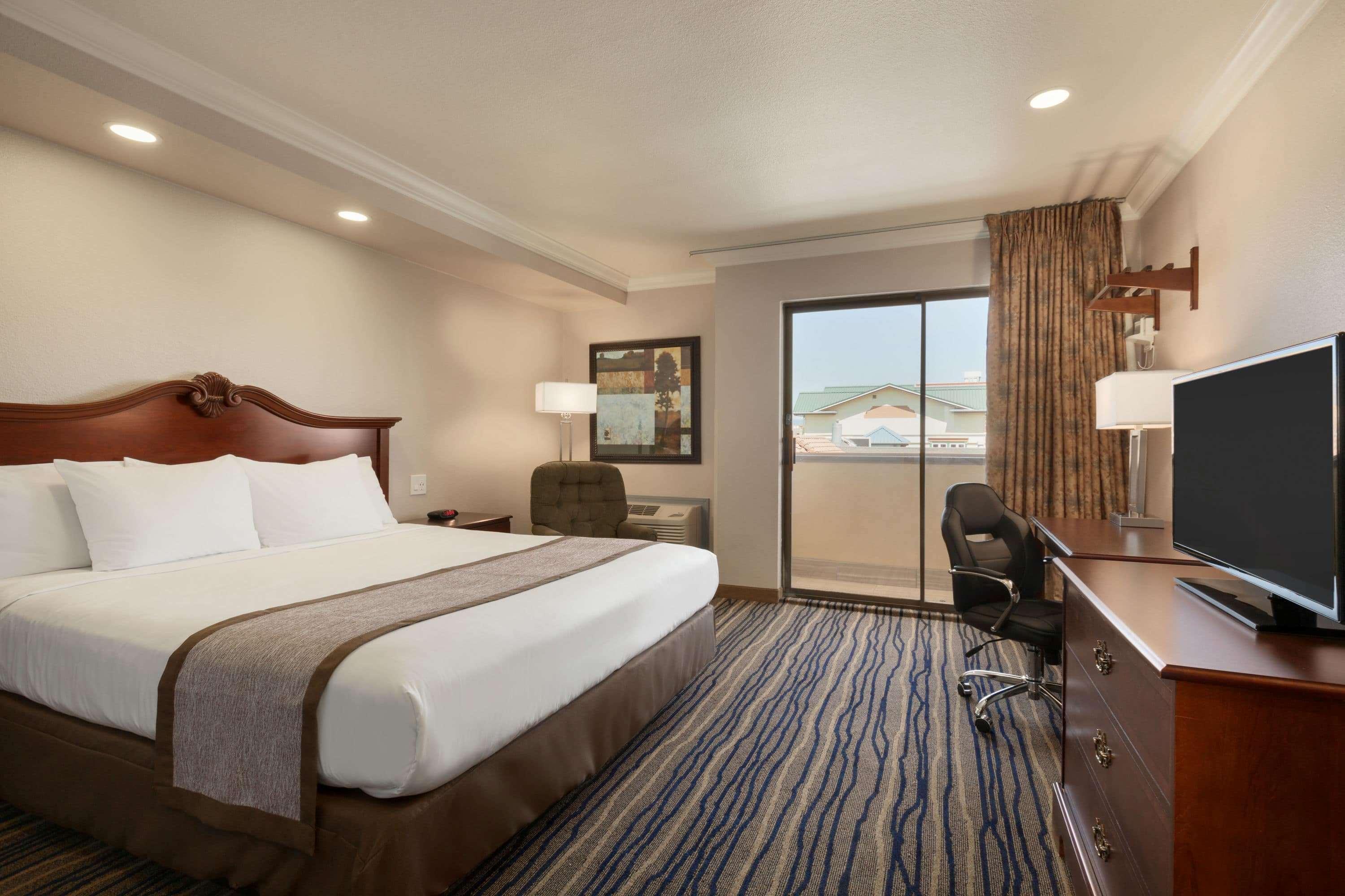 Days Inn By Wyndham Eureka Ca Екстериор снимка