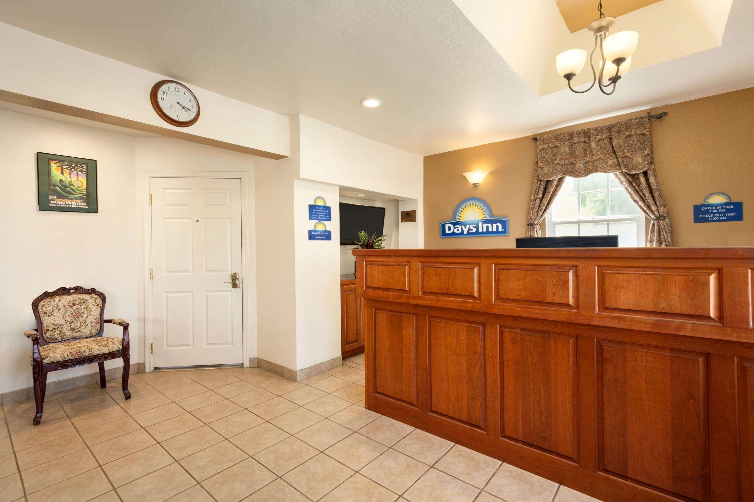 Days Inn By Wyndham Eureka Ca Екстериор снимка