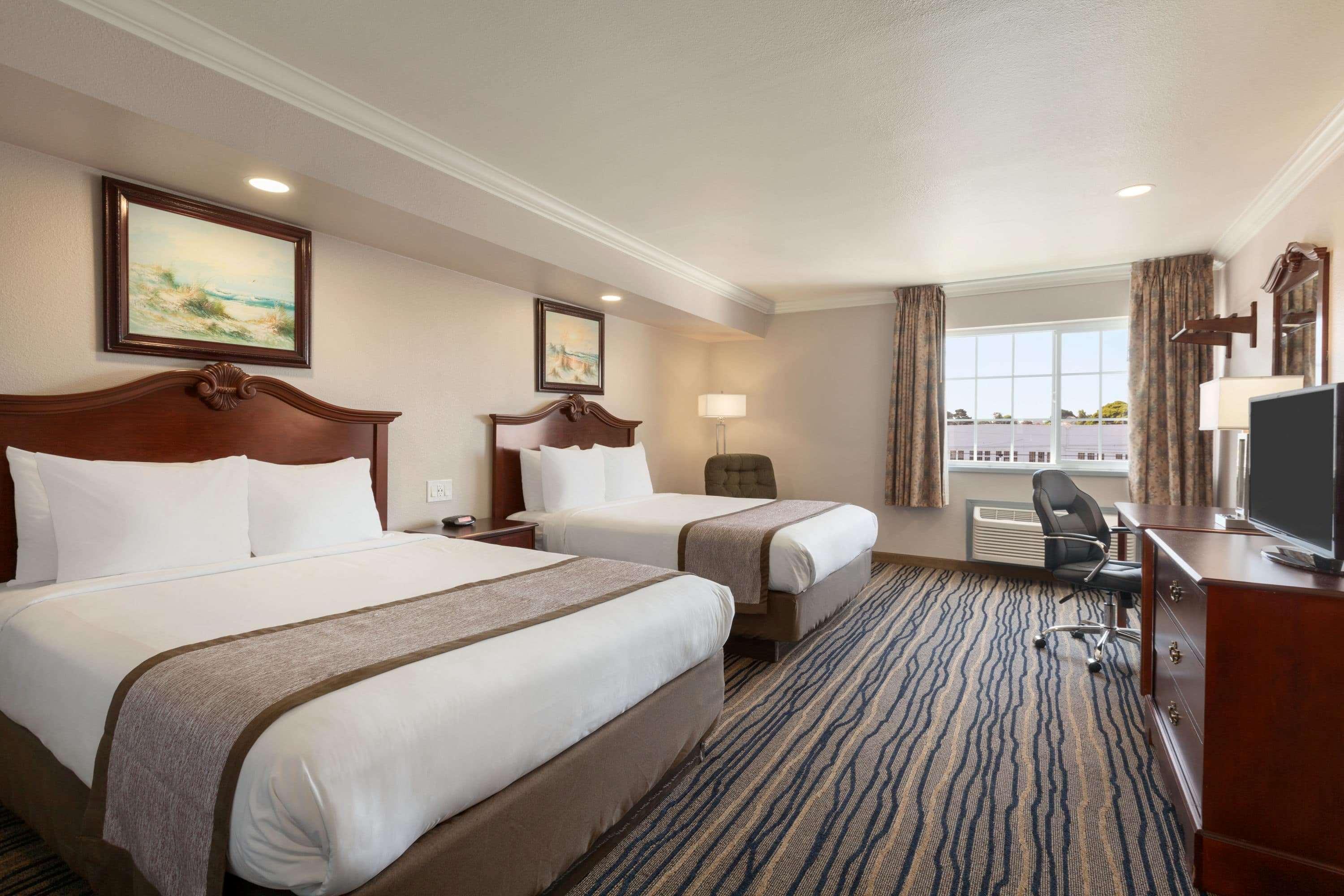 Days Inn By Wyndham Eureka Ca Екстериор снимка