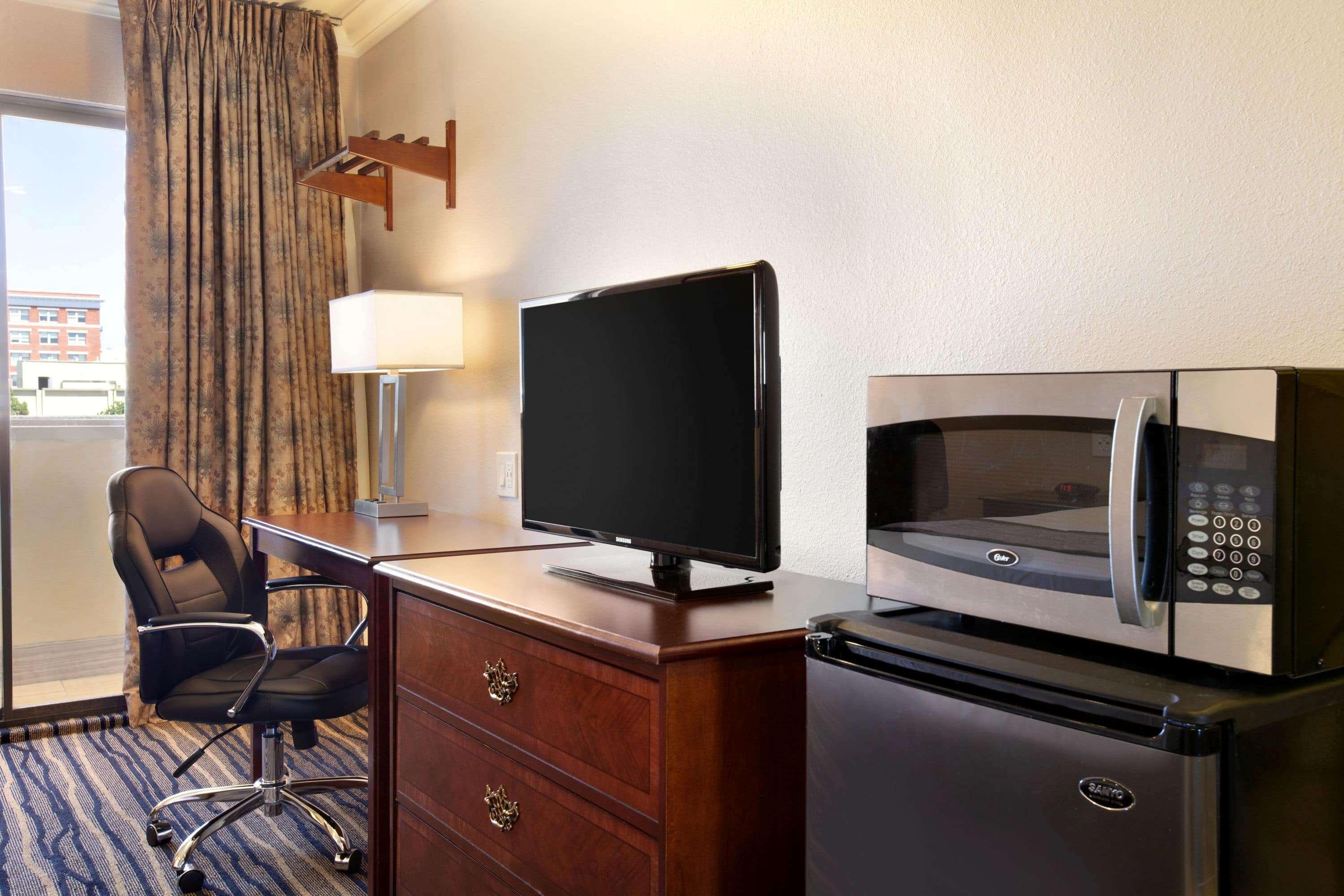 Days Inn By Wyndham Eureka Ca Екстериор снимка