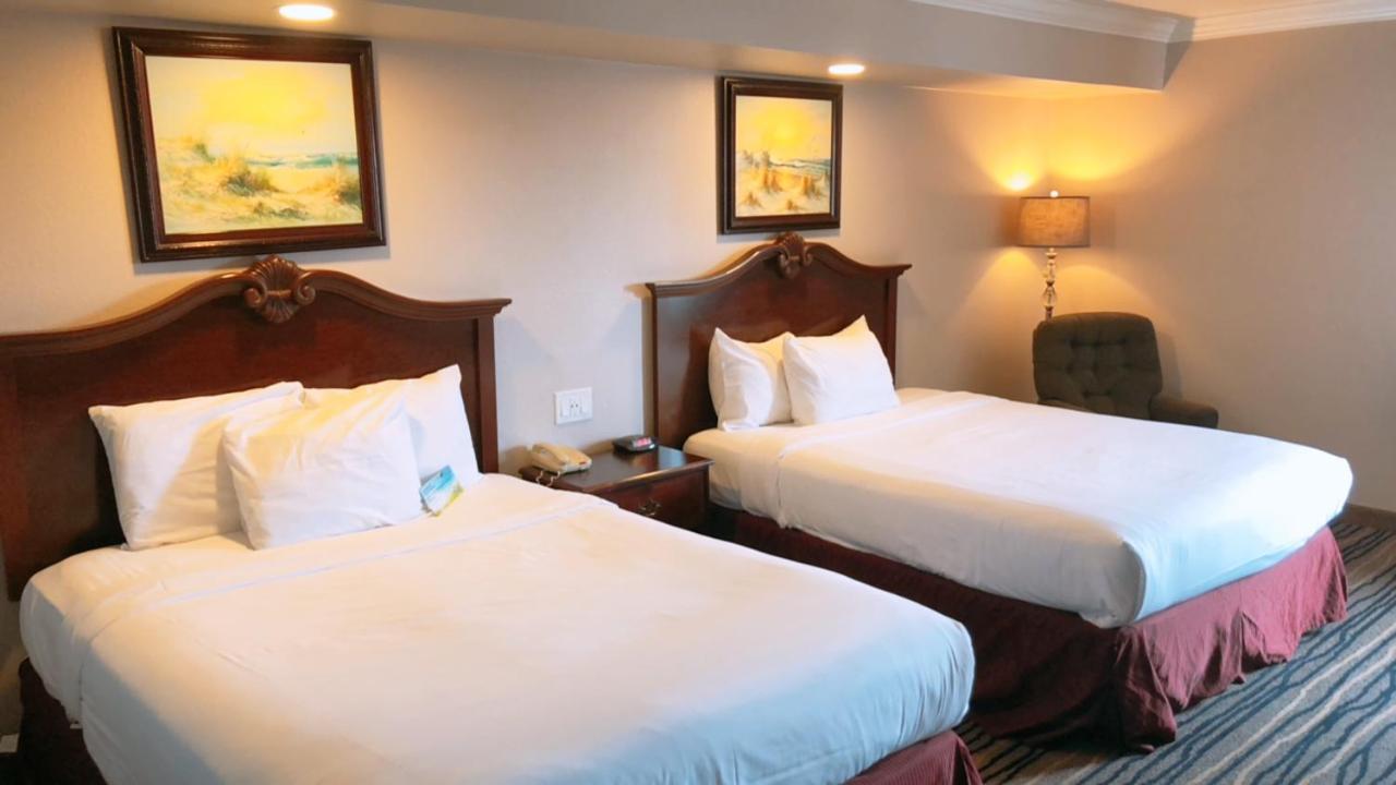 Days Inn By Wyndham Eureka Ca Екстериор снимка