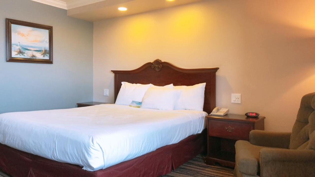 Days Inn By Wyndham Eureka Ca Екстериор снимка