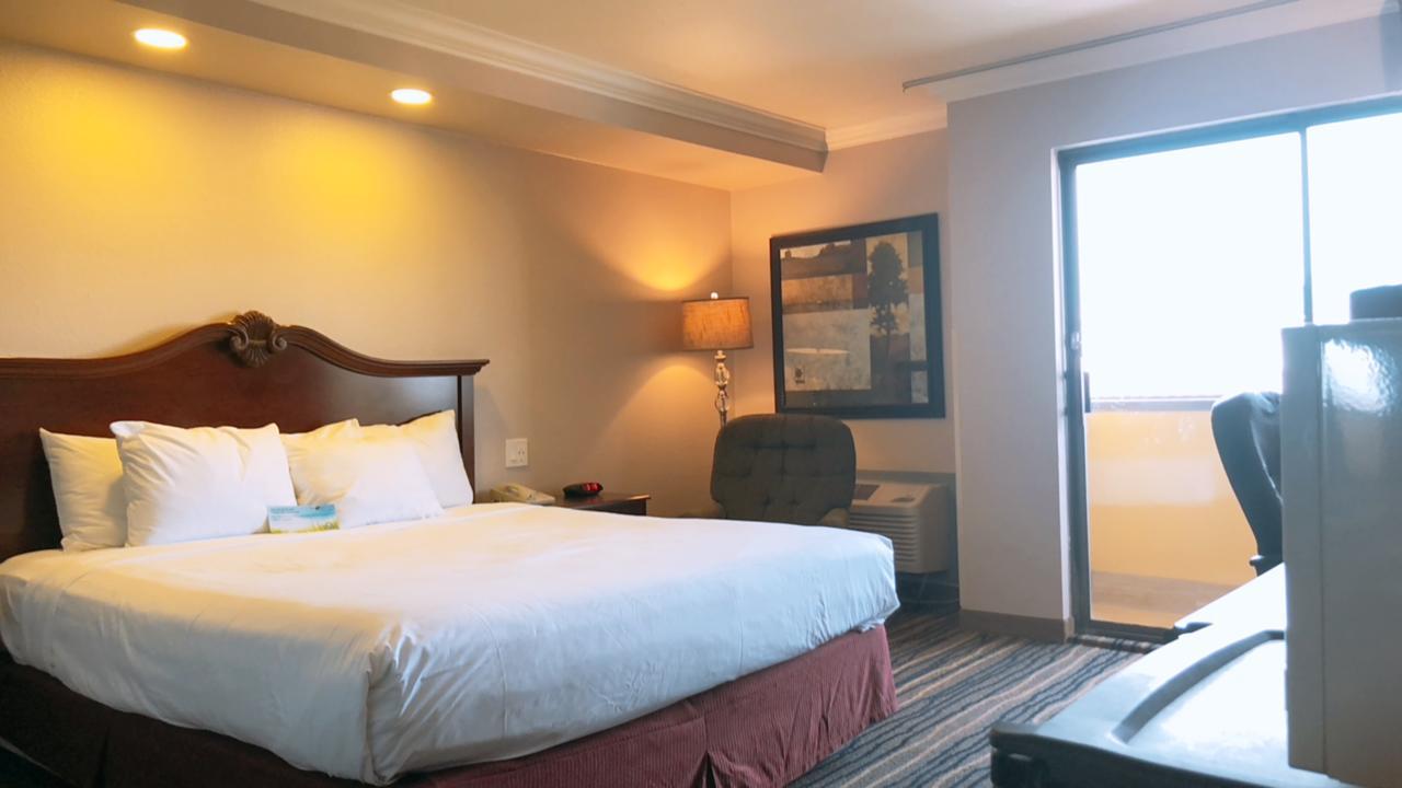 Days Inn By Wyndham Eureka Ca Екстериор снимка
